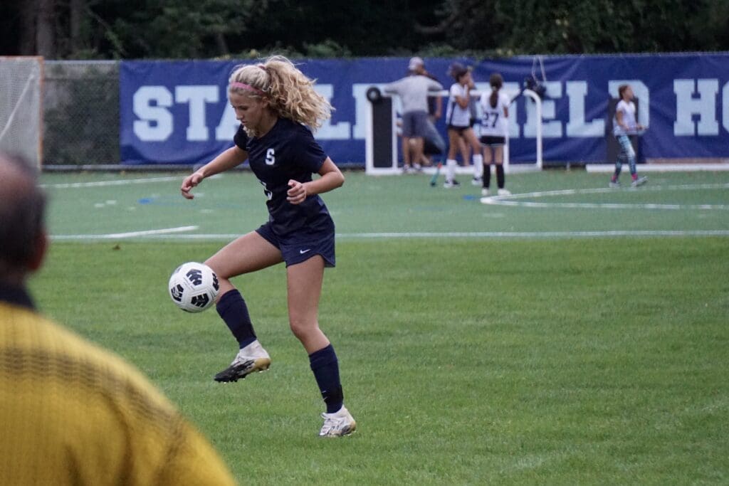 Franca Strandell on defense - Photo Charlotte Strandell
