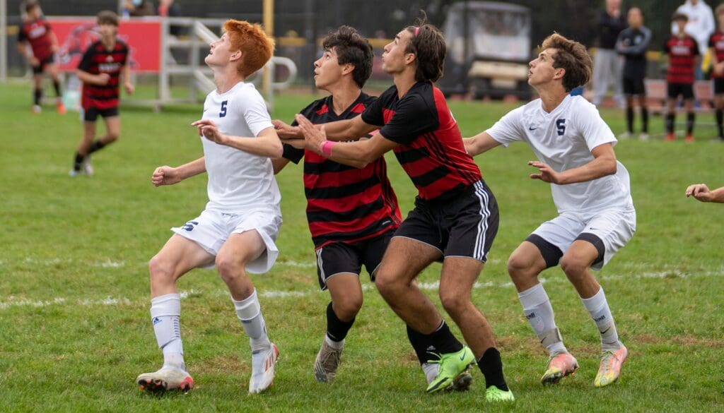 Dylan Hoke, Caleb Tobias and a pair of Fairfield Warde midfielders wait for the ball. (Photo Barry Guiduli)