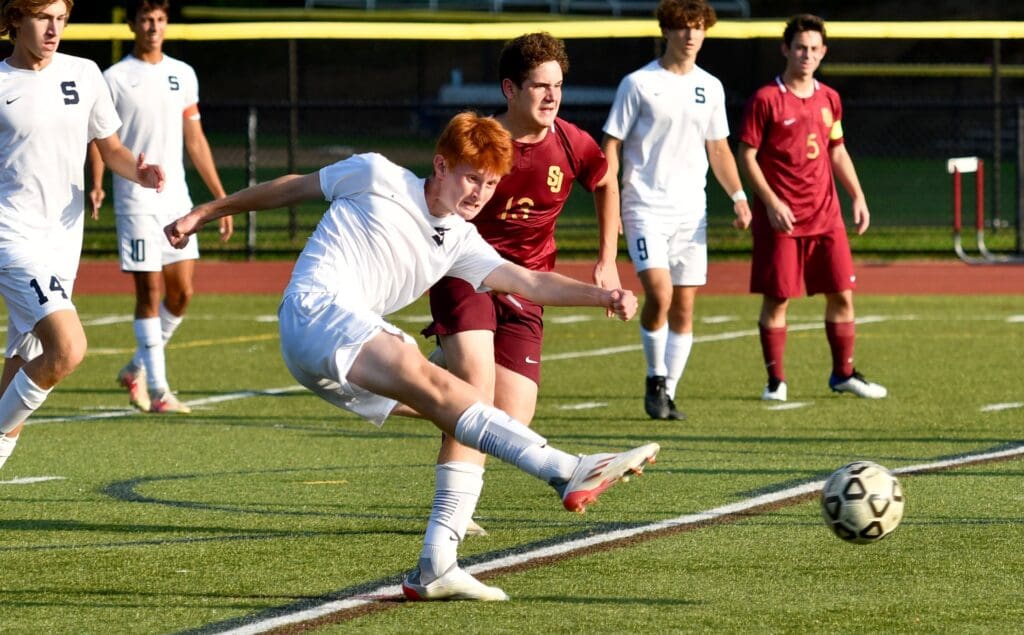 Dylan Hoke scores at St Joseph - Photo Mark Sikorski