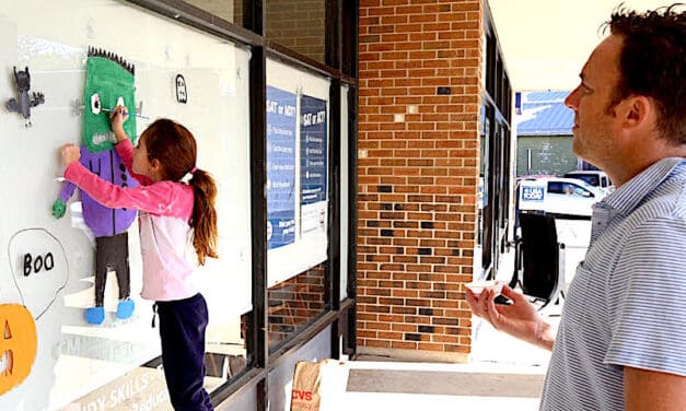 Calling All Merchants: Chamber of Commerce Needs More Hallo’windows