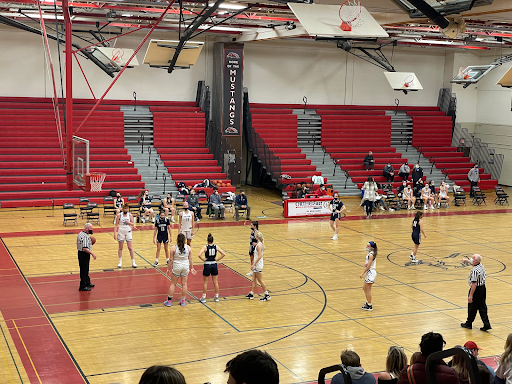 Lady Wreckers at Ludlowe -- Photo Gabriella Gerig