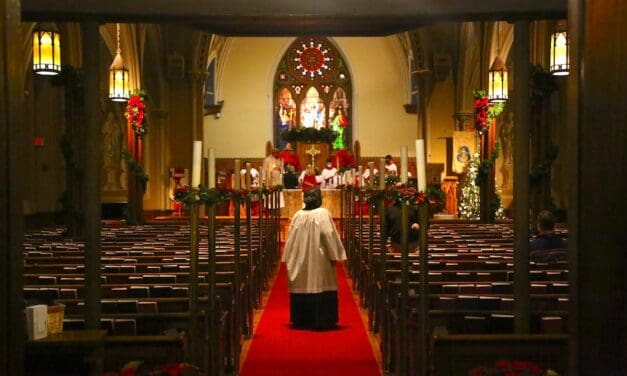 Holiday Services Celebrate Eve of Christmas