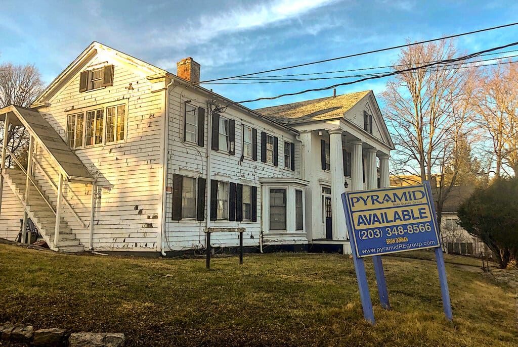 The structure at 50 Post Road West has been vacant about a decade. / Photo by Thane Grauel.