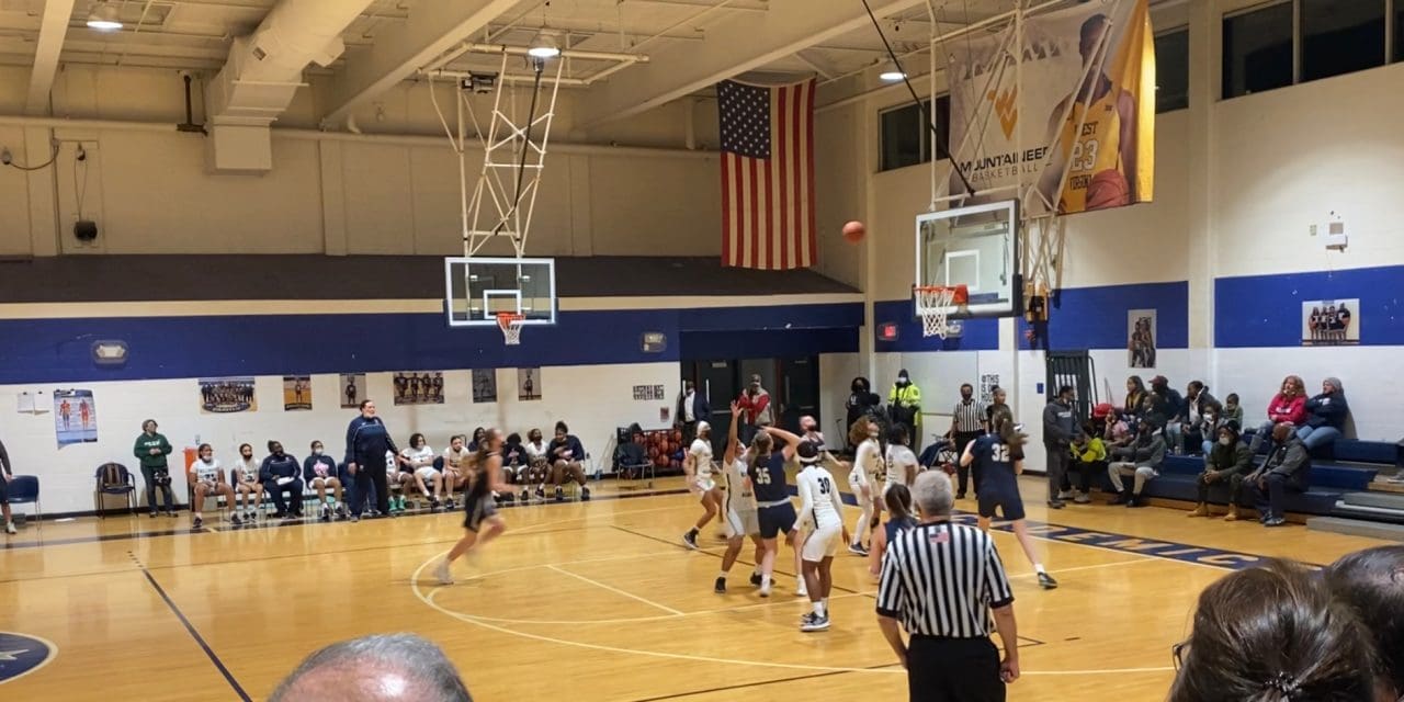 Staples Drops CIAC Opener to Hillhouse Academics
