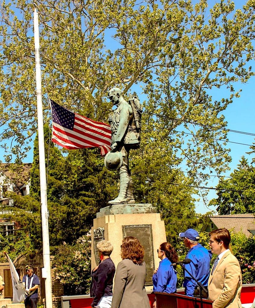 National Anthem performed / Memorial Day