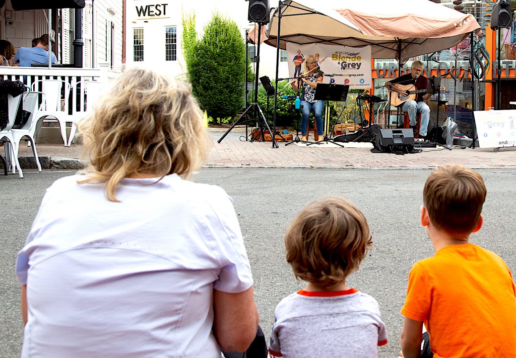 Church Lane summertime music and dining