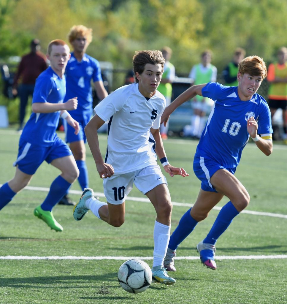 Avery Mueller boogies his way toward the penalty area–Photo Mark Sikorski