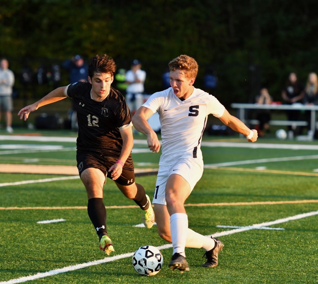 Ethan Cukier races upfield at Trumbull–Photo Mark Sikorski