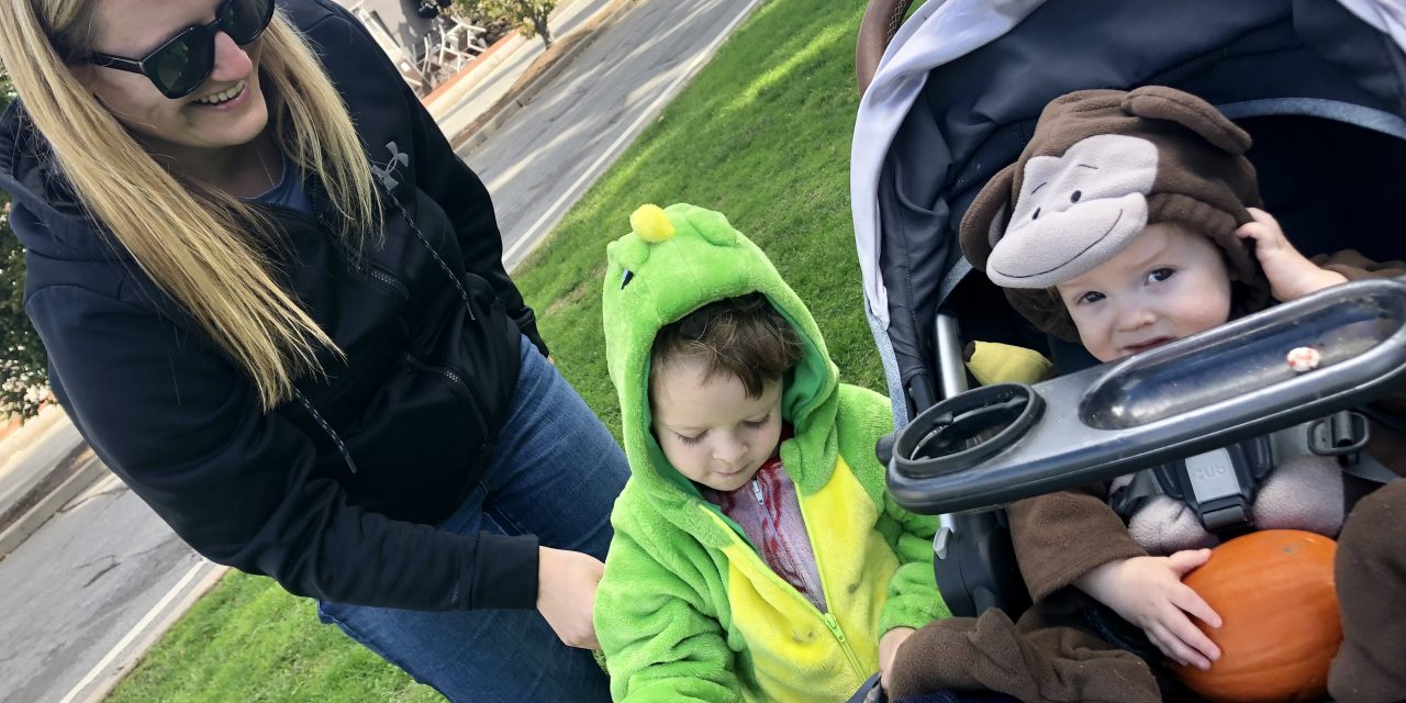 Oaktober draws families to Jesup Green