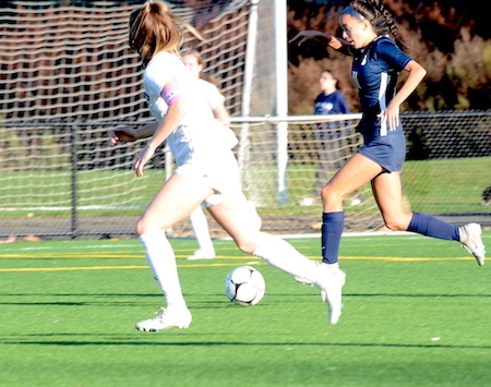 Wreckers girls soccer blanks Wilton in state tourney