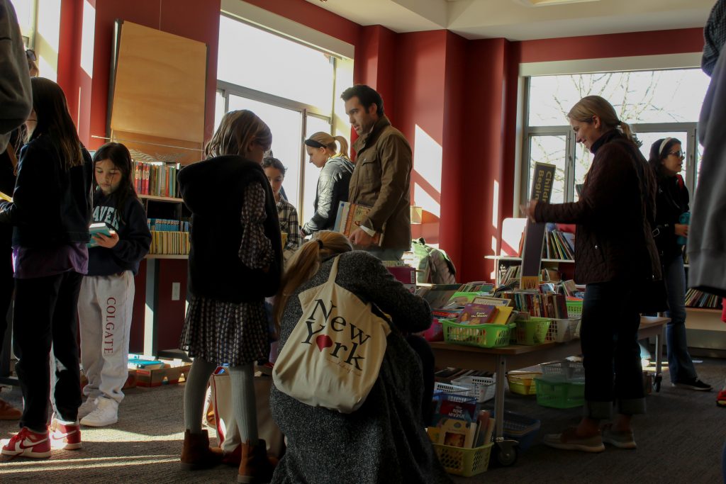 Shoppers at the Westport Library's fall book sale on Sunday. / Photo by Corrina Palarino.