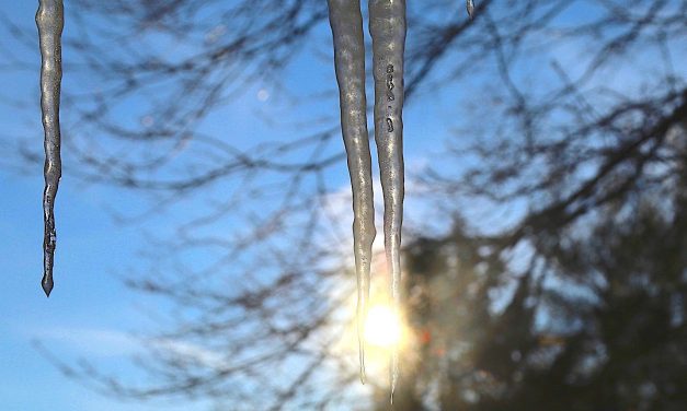 In storm’s wake, many endure a silent, very cold night with no power