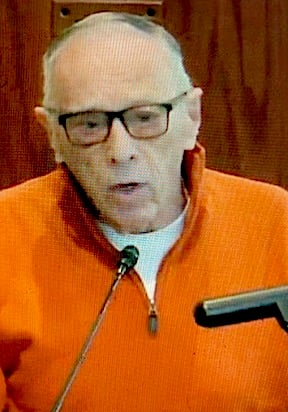 Dick Lowenstein, RTM member, questions fees charged Weston residents for beach emblems