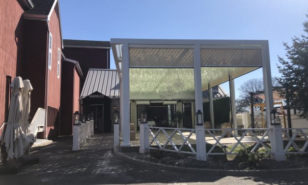 Restaurant next to playhouse runs afoul of zoning