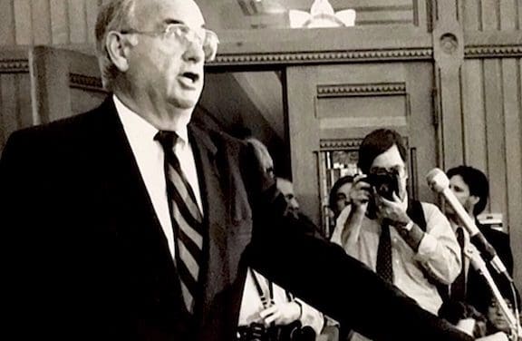 Lowell Weicker, a maverick who broke the mold in state politics, dies at 92