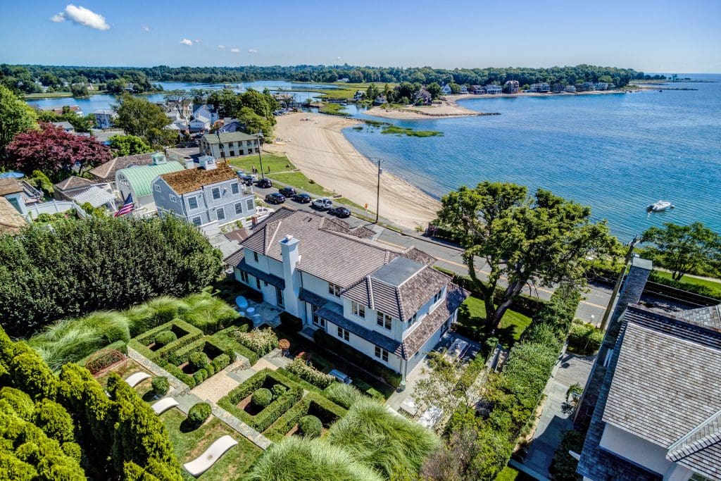 248 Hillspoint Road - Photo The Leslie Clarke Team