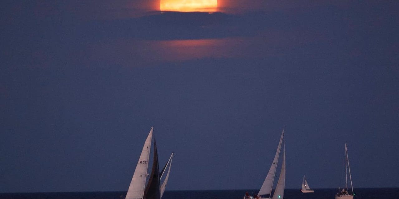 Second Supermoon ushers out a celestial summer  