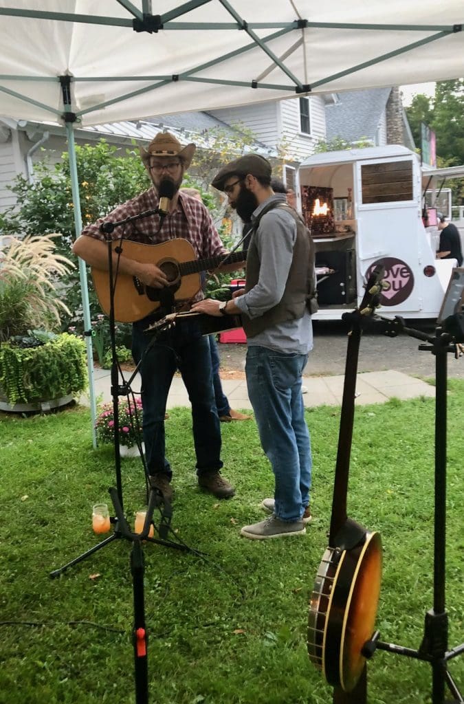 The Amber Anchor acoustic band from Easton.