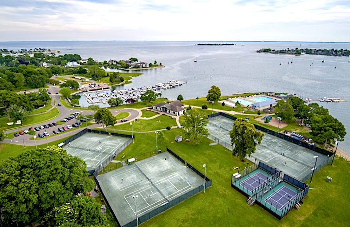 Longshore tennis and platform courts / featured image