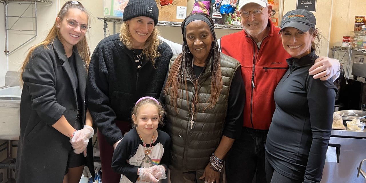 Volunteers serve up turkey dinner at Gillespie Center