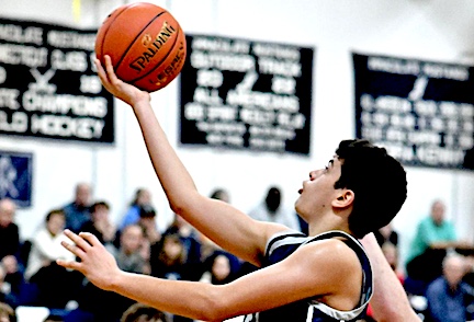 Wreckers celebrate holiday hoops tourney with victory