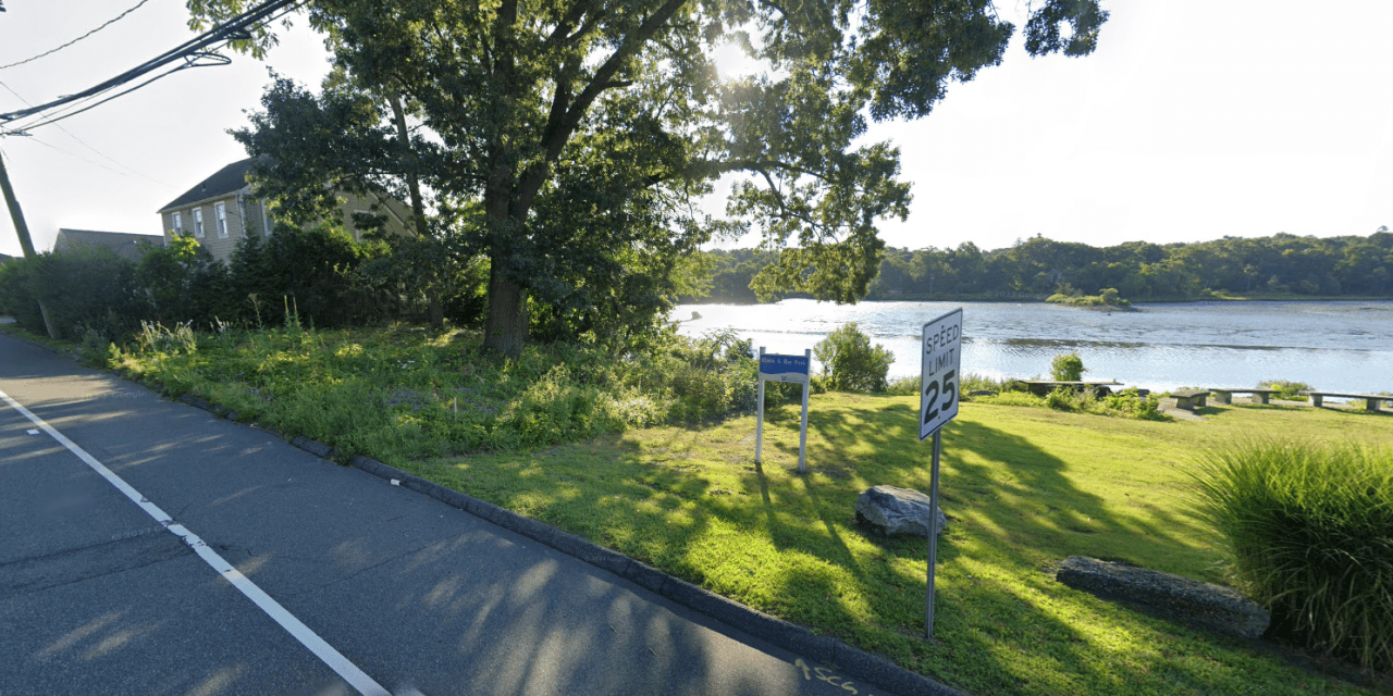 Plan for small house on Riverside Avenue withdrawn, temporarily