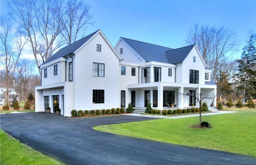 Say “Hello” to 15 Burr Farms Road