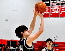 Wreckers rebuff Rams, 53-45