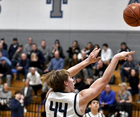Staples boys basketball winning streak snapped