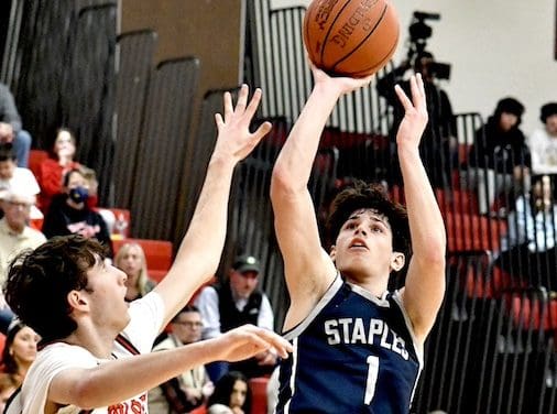 Wreckers corral Mustangs, 57-43