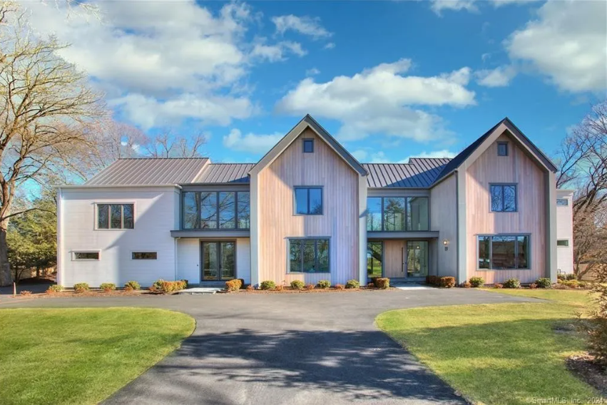 119 Compo Road South - Photo SmartMLS Inc.