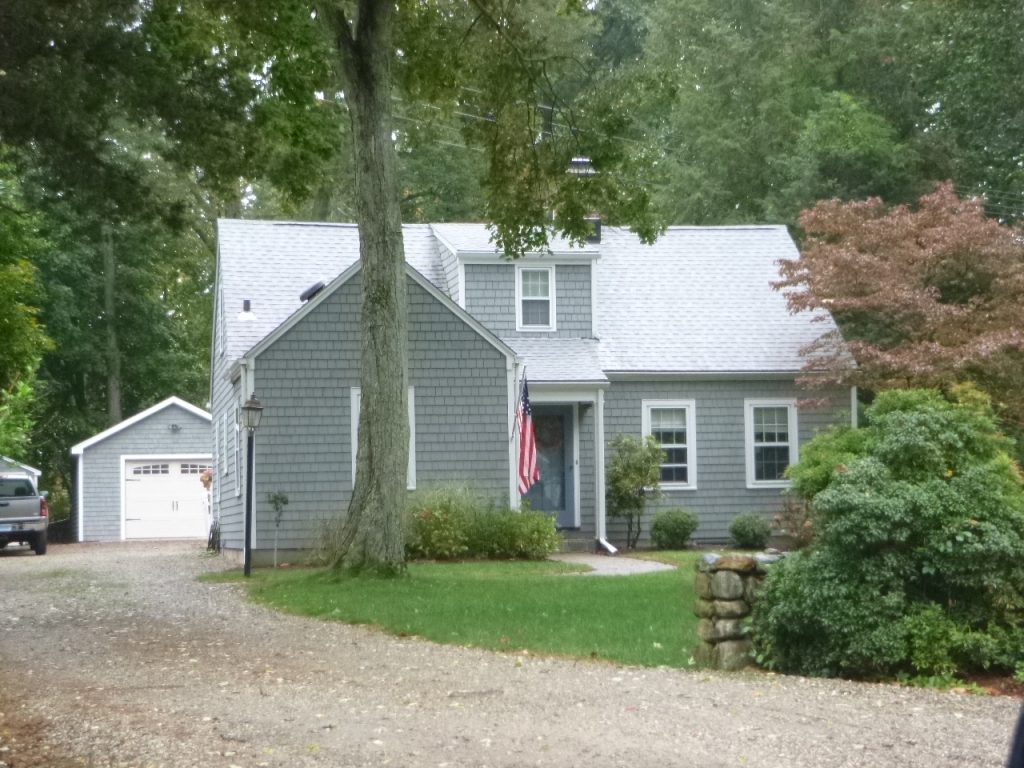 26 Woods Grove Road. / Town of Westport