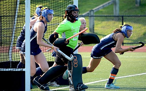 Field hockey wrecking crew dismantles Warde