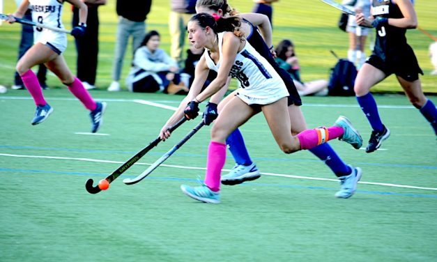 Staples field hockey turns the tide against Blue Wave