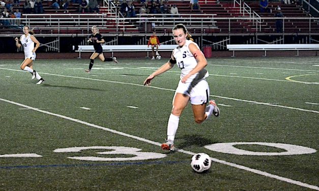 Staples girls soccer levels Ludlowe 