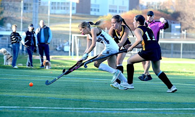 Staples field hockey cruises to another crushing tourney win
