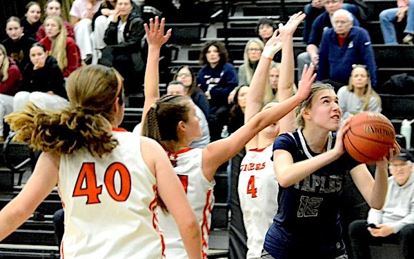 Staples girls narrowly lose in basketball tourney semifinal