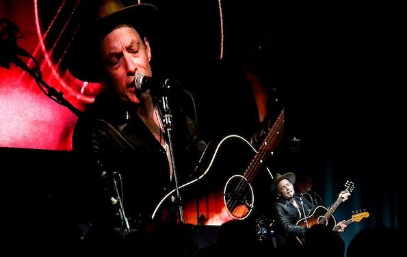 Crowd of VersoFest extroverts hails the Wallflowers