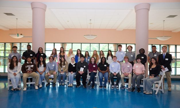 More than 100 Staples students receive scholarship grants