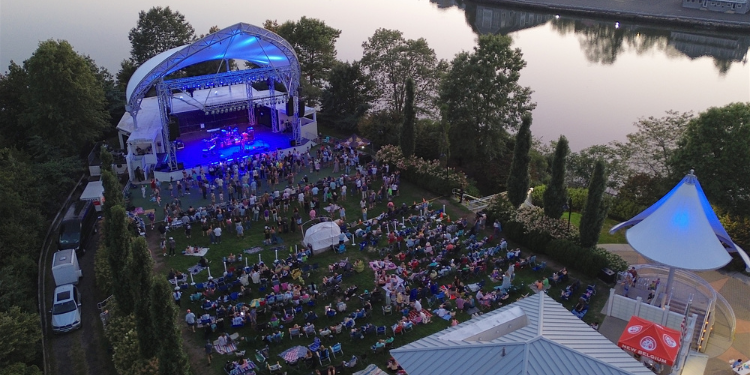 Mihali rocks the Levitt for the tenth time