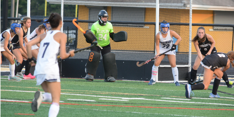 Field hockey team edges rival Darien