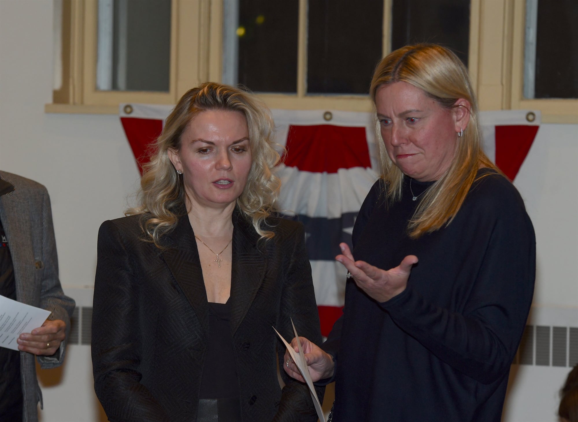 Alma Sarelli D6, Gail Coykendall D1