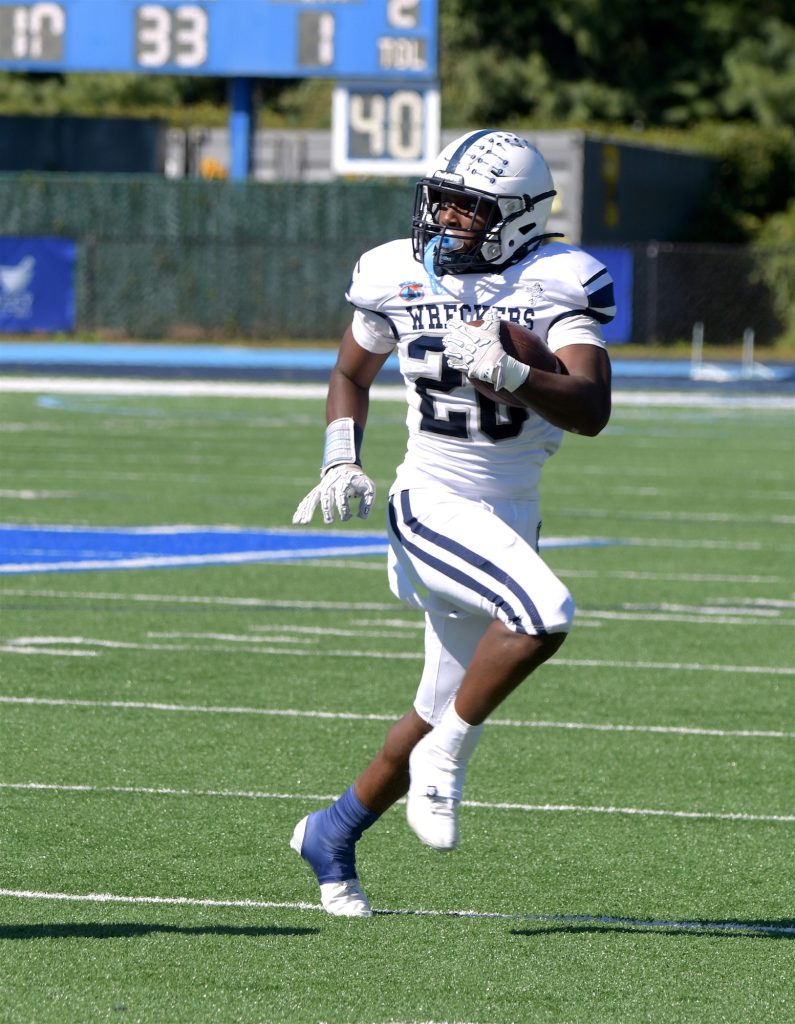 Chaz Darby vs. Darien - Photo JC Martin