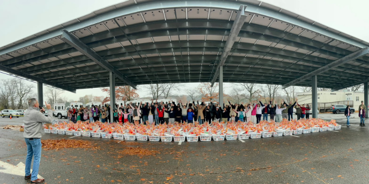 Homes with Hope provides Thanksgiving meals to 475 families 