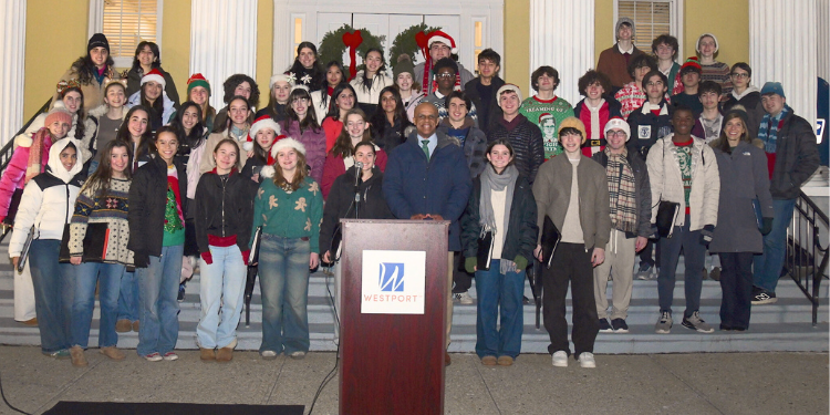 Veterans Green tree lighting 2025