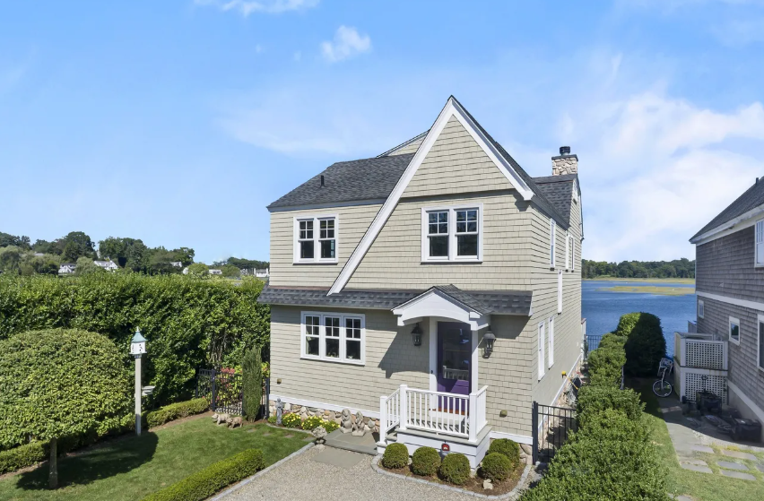 195 Hillspoint Road - Photo SmartMLS, Inc.