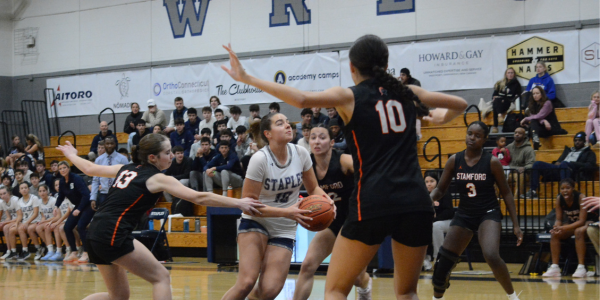Girls basketball destroys Darien