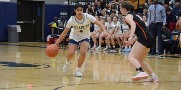 Staples girls roll past Central