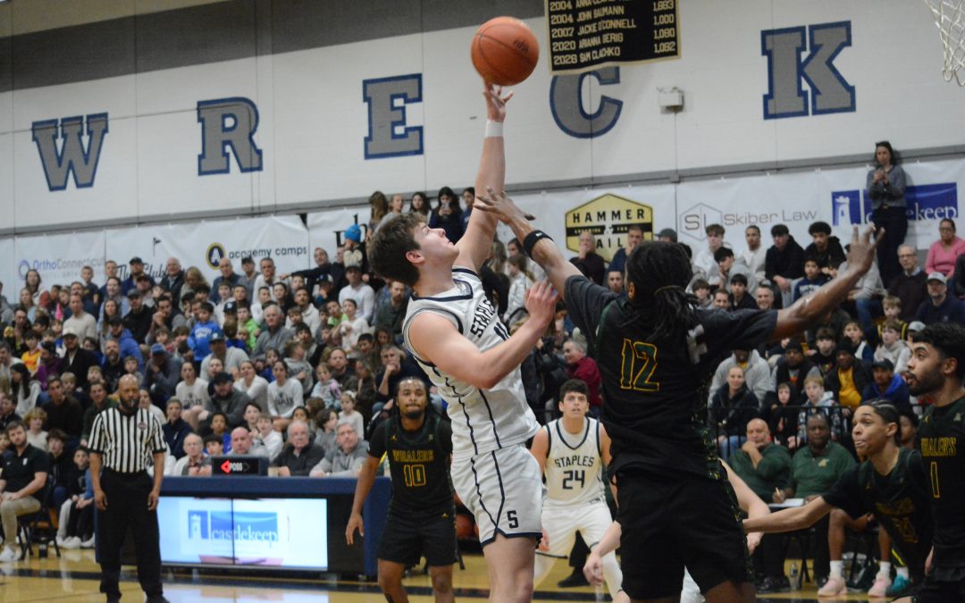 Whale of a game: Wreckers pull away against New London