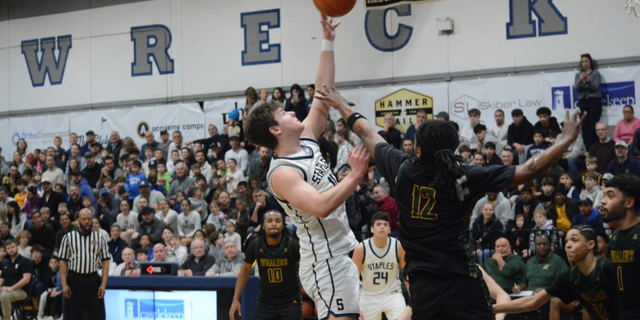 Whale of a game: Wreckers pull away against New London